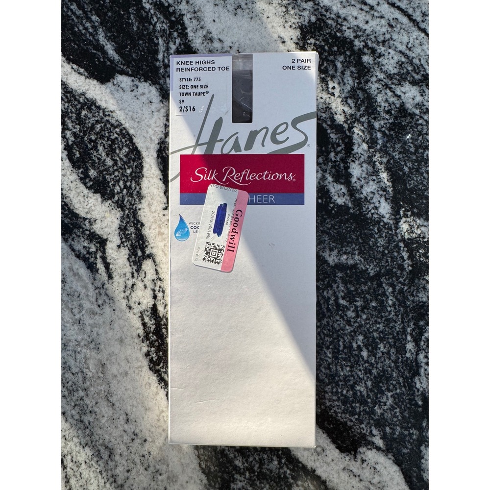 Hanes Silk Reflections Knee‎ Highs Reinforced Toe 2 Pair One Size Town Taupe